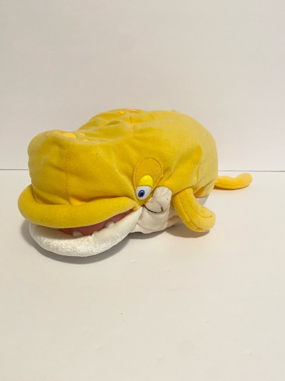 Veggies Tales Jonah the Yellow Whale Plush Puppet Vintage Big Ideas Stuffed Toy